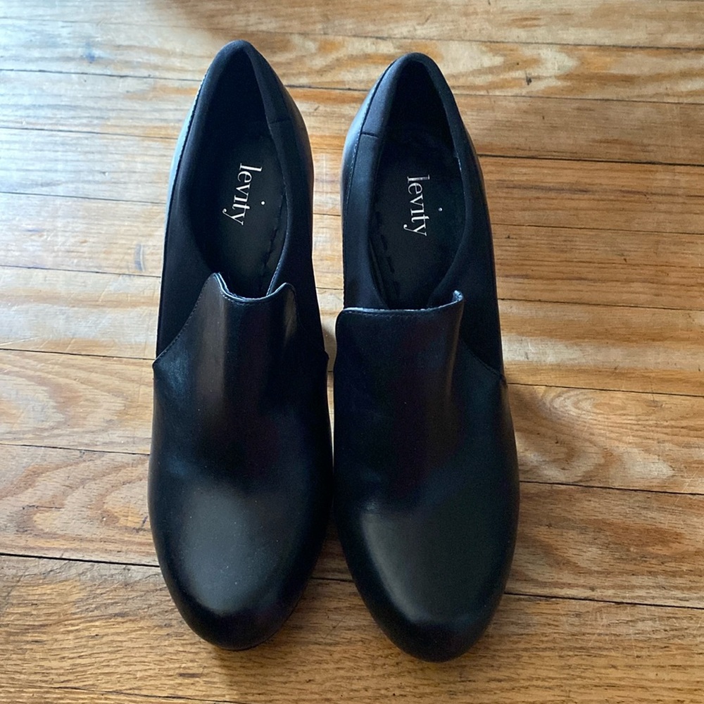 Levity leather shoes